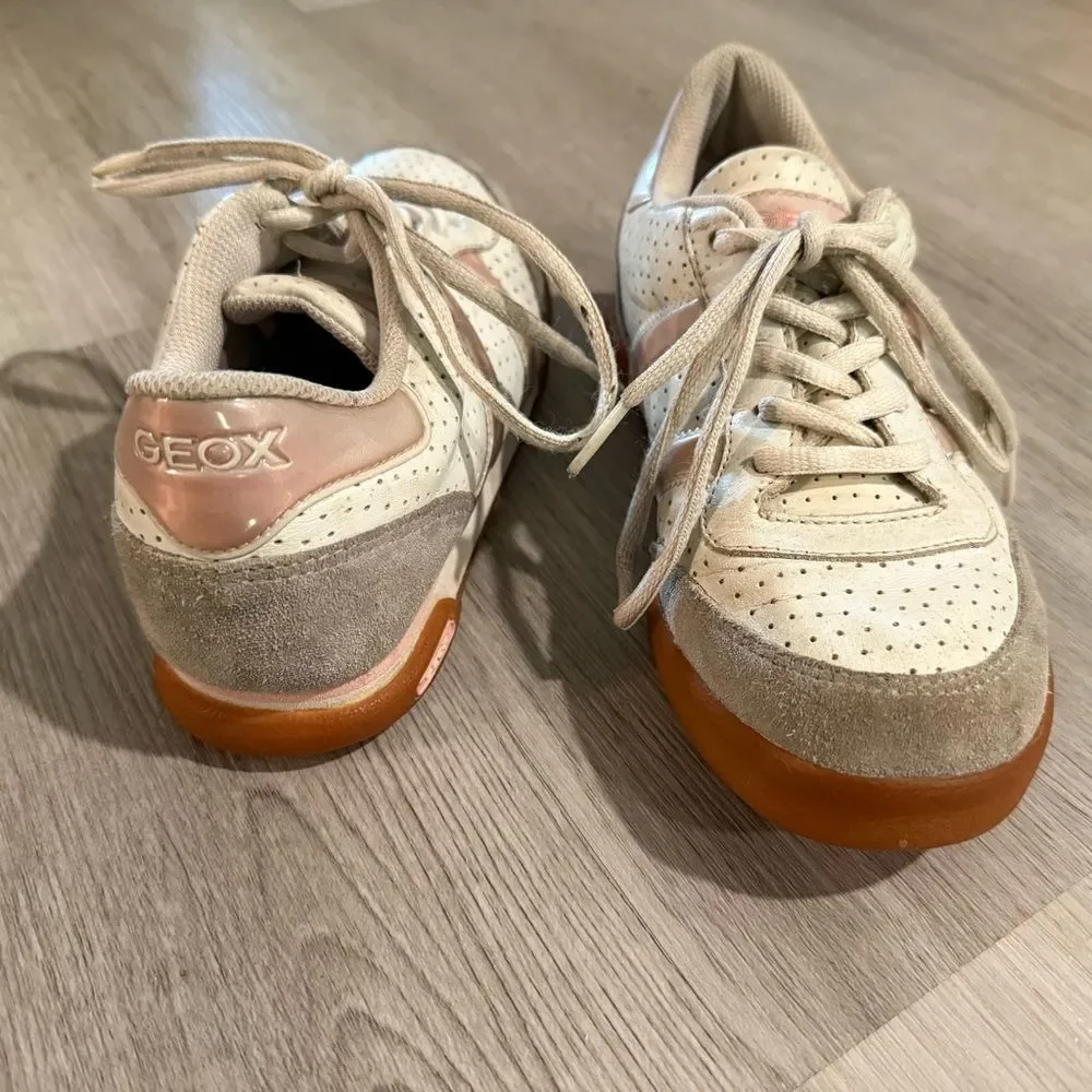 GEOX White & Pink Perforated Leather Low-Top Sneakers with Gum Sole Size 2.5